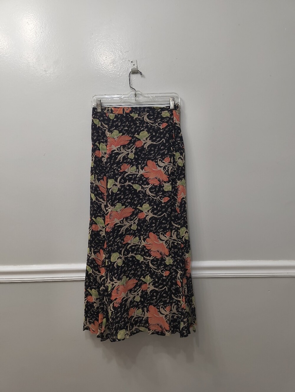 JM Collection Black Maxi /Midi Skirt Coral Green Floral Print Sz 18 Career Work
